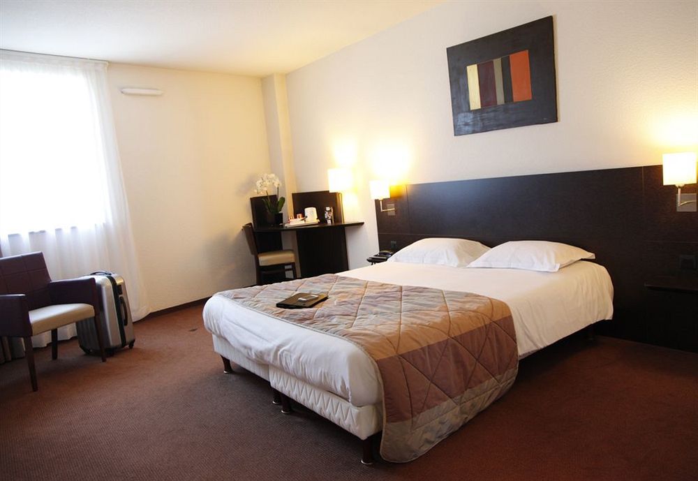 Brit Hotel Du Stade Rennes Ouest Экстерьер фото